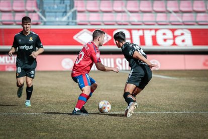 El Numancia remontaba ante el Nástic en una gran segunda parte. G.M.
