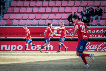 El Numancia remontaba ante el Nástic en una gran segunda parte. G.M.