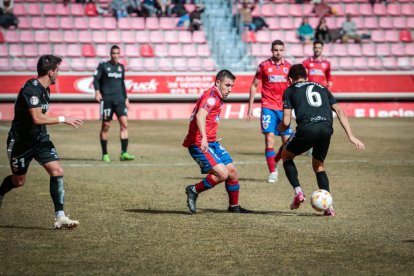 El Numancia remontaba ante el Nástic en una gran segunda parte. G.M.