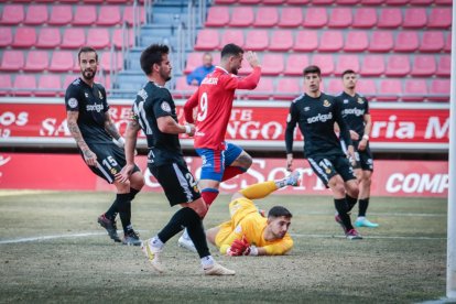 El Numancia remontaba ante el Nástic en una gran segunda parte. G.M.