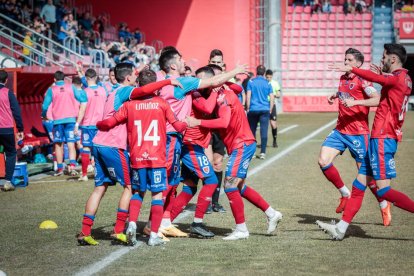 El Numancia remontaba ante el Nástic en una gran segunda parte. G.M.