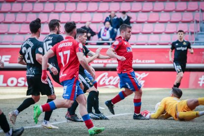 El Numancia remontaba ante el Nástic en una gran segunda parte. G.M.