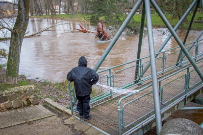Complicaciones por la meteorología en la zona del río Duero a su paso por la capital. MARIO TEJEDOR (5)