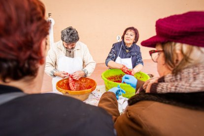 La matanza del cerdo en Garray. MARIO TEJEDOR (11)