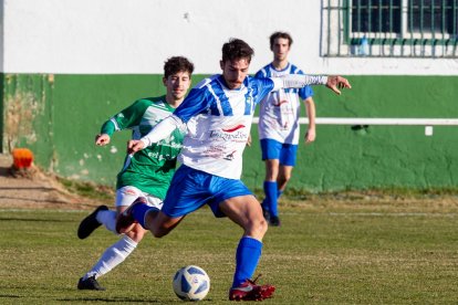 Victoria importante para un Calasanz que se aleja de la zona comprometida de la tabla. MARIO TEJEDOR