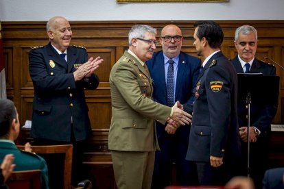 Acto celebrado en Subdelegación del Gobierno. MARIO TEJEDOR (17)