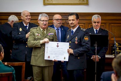Acto celebrado en Subdelegación del Gobierno. MARIO TEJEDOR (18)