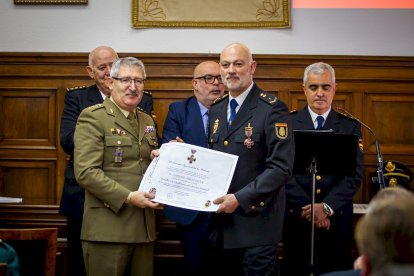 Acto celebrado en Subdelegación del Gobierno. MARIO TEJEDOR (22)