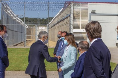 Grande-Marlaska durante la inauguración de la cárcel de Soria. MARIO TEJEDOR