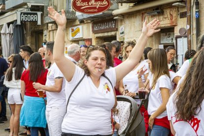 Ambiente a la llegada de los Jurados a la Cena de Gala - MARIO TEJEDOR (5)