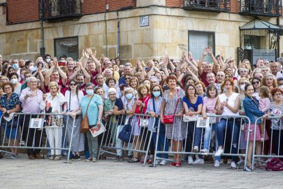 Ambiente a la llegada de los Jurados a la Cena de Gala - MARIO TEJEDOR (18)