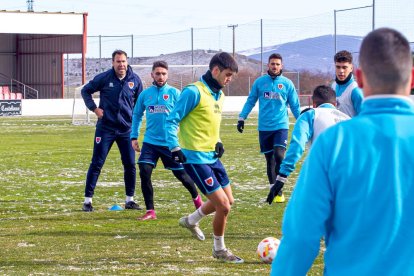 El CD Numancia prepara el choque ante la SD Amorebieta. MARIO TEJEDOR (1)