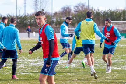 El CD Numancia prepara el choque ante la SD Amorebieta. MARIO TEJEDOR (5)