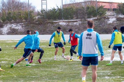 El CD Numancia prepara el choque ante la SD Amorebieta. MARIO TEJEDOR (15)