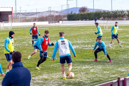 El CD Numancia prepara el choque ante la SD Amorebieta. MARIO TEJEDOR (17)