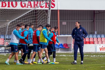 El CD Numancia prepara el choque ante la SD Amorebieta. MARIO TEJEDOR (22)
