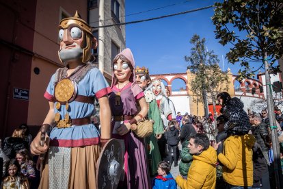 Disfraces infantiles con los gigantes y cabezudos.-G. MONTESEGURO3
