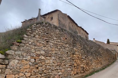 Casa Alta de los Carrillo Yáñez de Barnuevo en Deza, ahora en la Lista Roja del Patrimonio. HISPANIA NOSTRA
