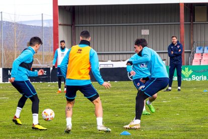 El CD Numancia prepara el choque ante la SD Amorebieta. MARIO TEJEDOR (39)