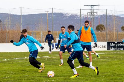 El CD Numancia prepara el choque ante la SD Amorebieta. MARIO TEJEDOR (40)