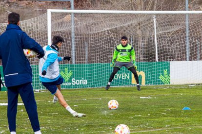 El CD Numancia prepara el choque ante la SD Amorebieta. MARIO TEJEDOR (41)
