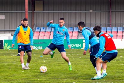 El CD Numancia prepara el choque ante la SD Amorebieta. MARIO TEJEDOR (44)