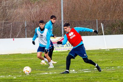 El CD Numancia prepara el choque ante la SD Amorebieta. MARIO TEJEDOR (54)