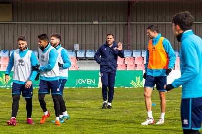 El CD Numancia prepara el choque ante la SD Amorebieta. MARIO TEJEDOR (59)