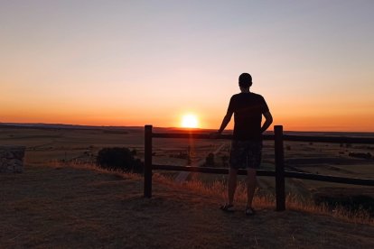 «Nada tan bonito como una puesta de sol en Soria». Mirador de Barahona. Pablo Iglesia Mirón