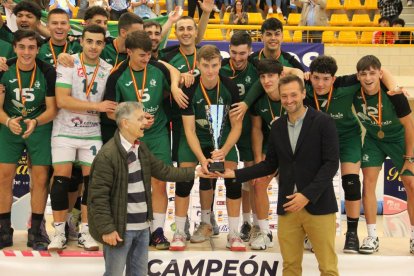El Río Duero Voley, subcampeón de España junior ante Unicaja Almería. MARÍA MORALES