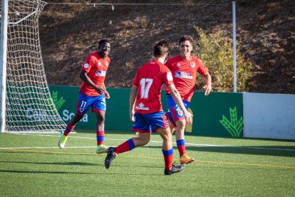 Óscar García celebrando uno de sus goles ante el Santa Marta. GONZALO MONTESEGURO