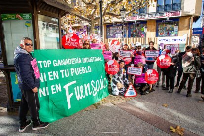 Concentración contra la ganadería industrial. MARIO TEJEDOR (13)