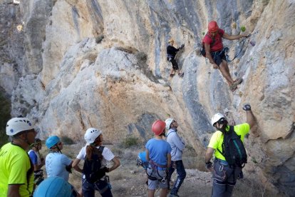 Nuevo tramos en la vía ferrata de Espeja de San Marcelino