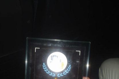 Trofeo que recibía el club campano Soriano. HDS