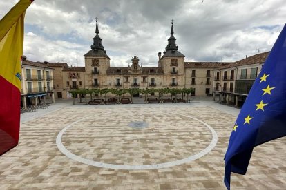 Aspecto diurno de la plaza Mayor de El Burgo de Osma tras la remodelación. HDS