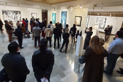 Vicente Molina Pacheco inaugurando la exposición en Madrid