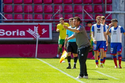 Diego Martínez no quiere la menor confianza ante el colista Ejea. MARIO TEJEDOR