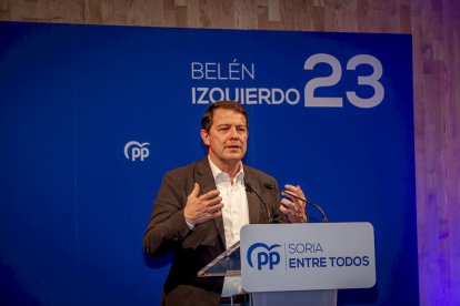 Fernández Mañueco en su visita a Soria. MARIO TEJEDOR (43)