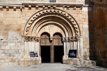 IGLESIA DE SAN MIGUEL ARCANGEL DE CALTOJAR .