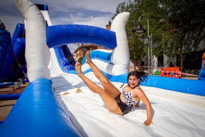 Parque acuático en las fiestas de Golmayo Camaretas - MARIO TEJEDOR (9)