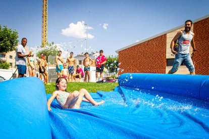 Parque acuático en las fiestas de Golmayo Camaretas - MARIO TEJEDOR (19)