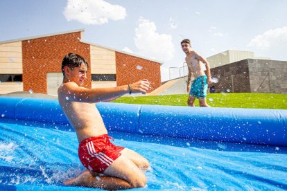 Parque acuático en las fiestas de Golmayo Camaretas - MARIO TEJEDOR (21)