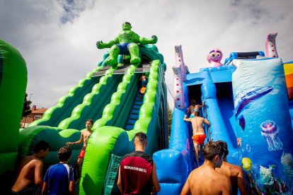 Parque acuático en las fiestas de Golmayo Camaretas - MARIO TEJEDOR (1)
