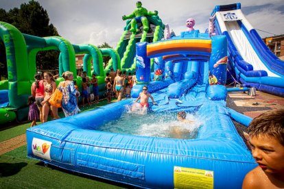 Parque acuático en las fiestas de Golmayo Camaretas - MARIO TEJEDOR (6)