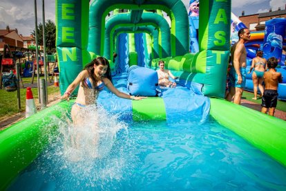 Parque acuático en las fiestas de Golmayo Camaretas - MARIO TEJEDOR (13)
