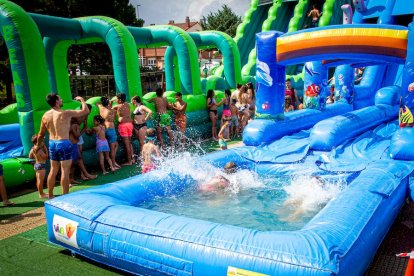 Parque acuático en las fiestas de Golmayo Camaretas - MARIO TEJEDOR (12)