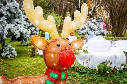 Hasta 110 figuras componen el zoo luminoso de la Dehesa, 'abierto' a partir de las 18 horas y hasta las 24