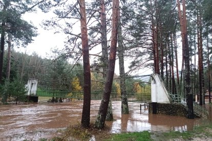 Zona inundada en Covaleda tras las últimas lluvias y el deshielo CAMPING REFUGIO DE PESCADORES DE COVALEDA