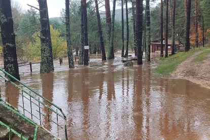Zona inundada en Covaleda tras las últimas lluvias y el deshielo CAMPING REFUGIO DE PESCADORES DE COVALEDA