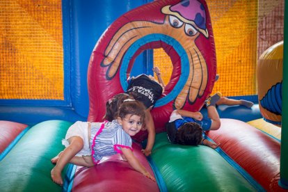 Parque infantil por las fiestas de Almazán. MARIO TEJEDOR (6)